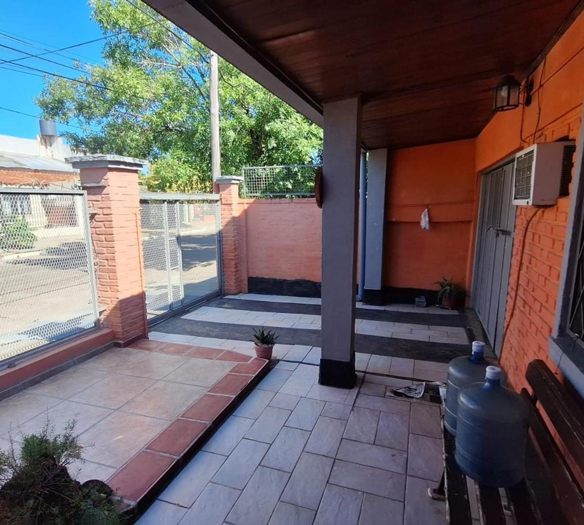 Casa + Departamento en Venta! B° La Liguria 2