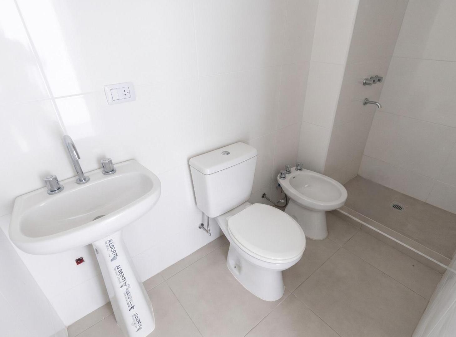 Foto de 2 DEPARTAMENTOS en VENTA! De 1 Dormitorio - Zona UNNE, imagen 3