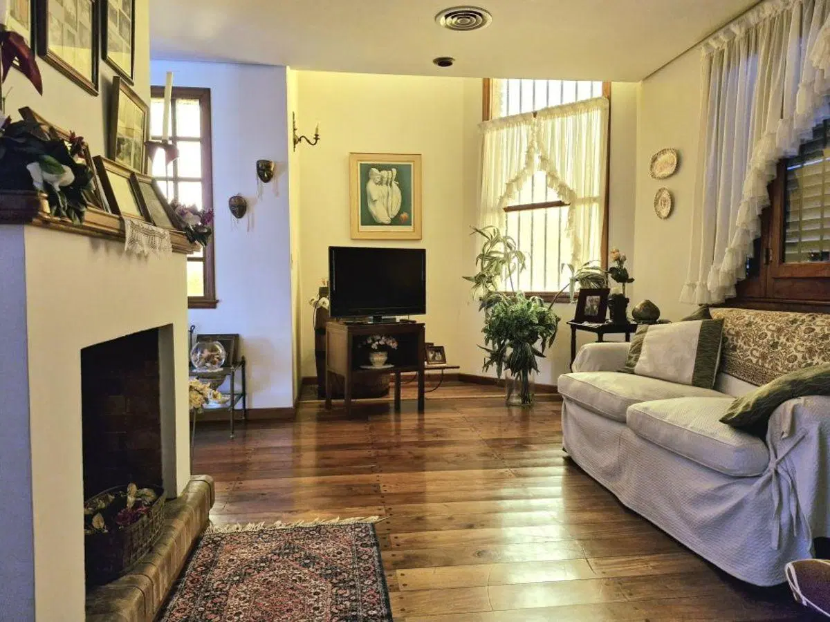 IMPORTANTE CHALET A LA VENTA EN ZONA RESIDENCIAL DE JOSÉ MÁRMOL 4