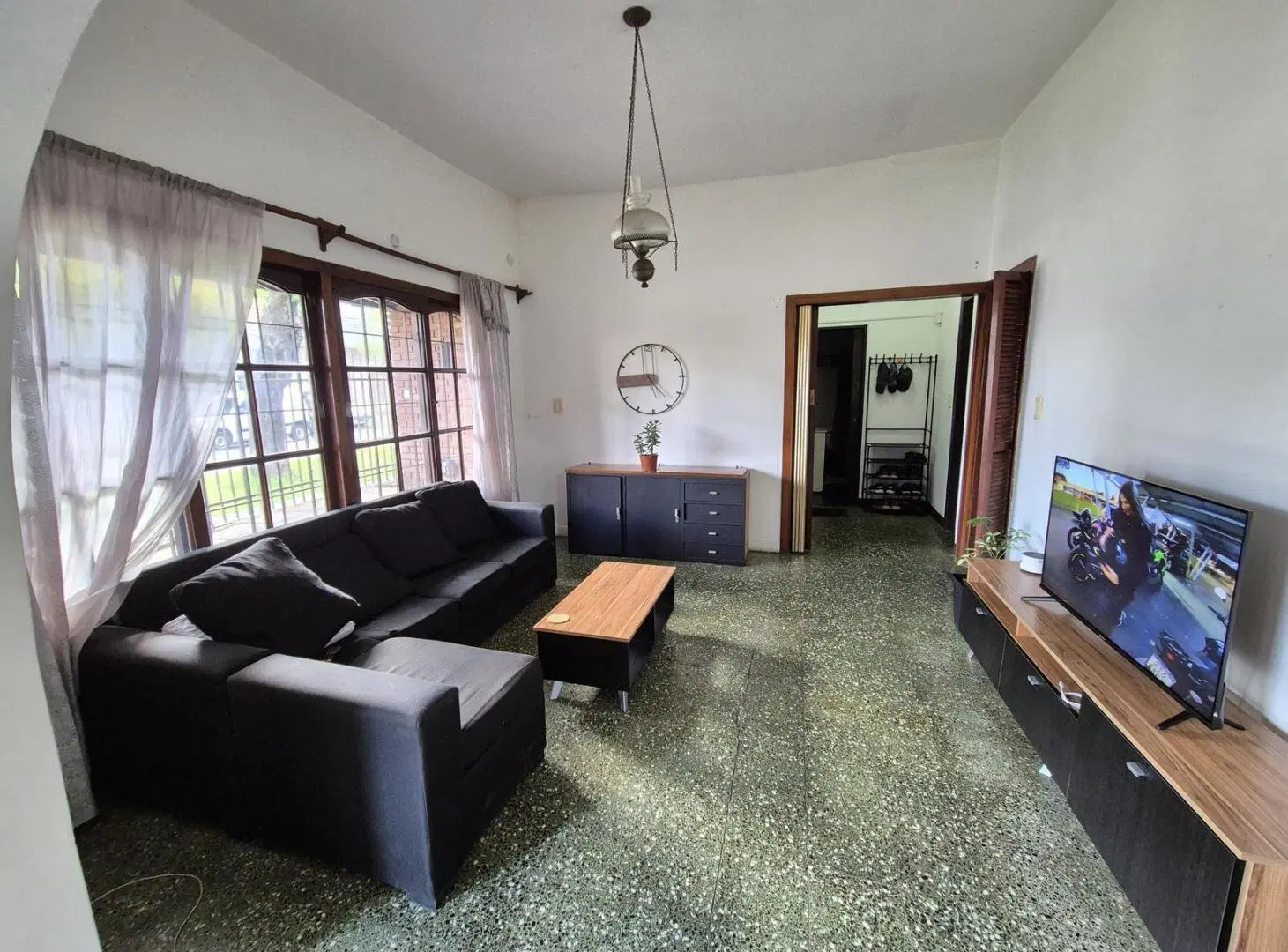 Chalet totalmente independiente de 4 Amb con patio y cochera p 2 autos NUEVO VALOR! 5