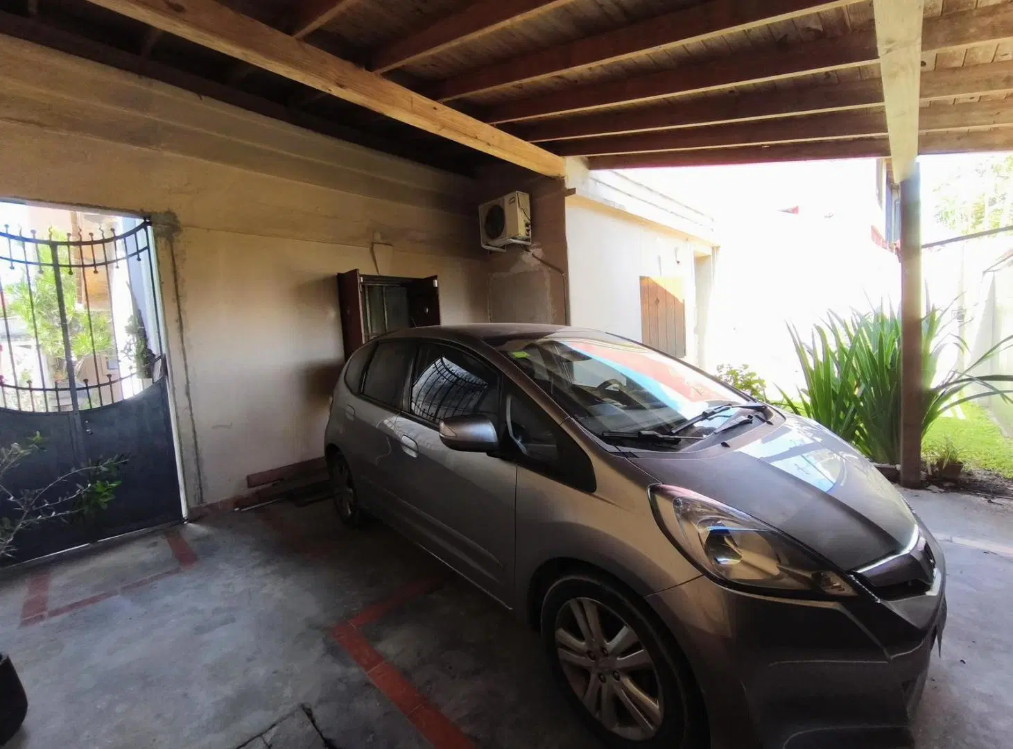 Casa en venta en Loma Hermosa 3 ambientes  depto/quincho  Cochera doble y Jardín  Excelente estado 5