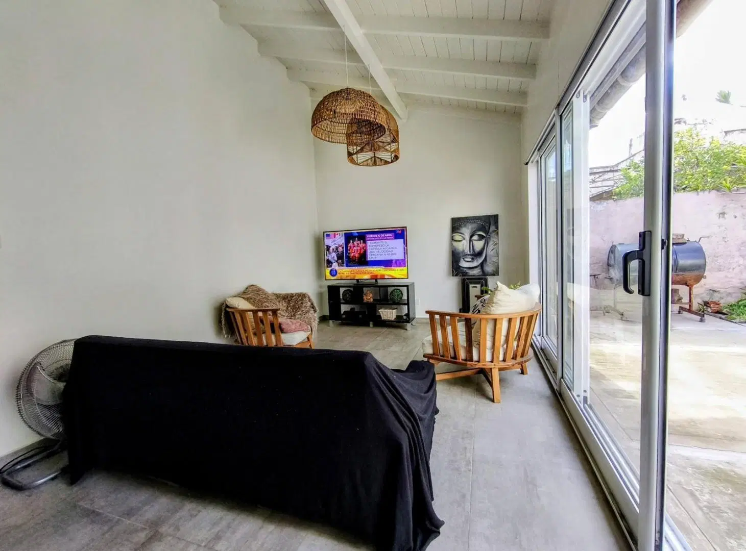 Casa en venta en Loma Hermosa 3 ambientes  depto/quincho  Cochera doble y Jardín  Excelente estado 4