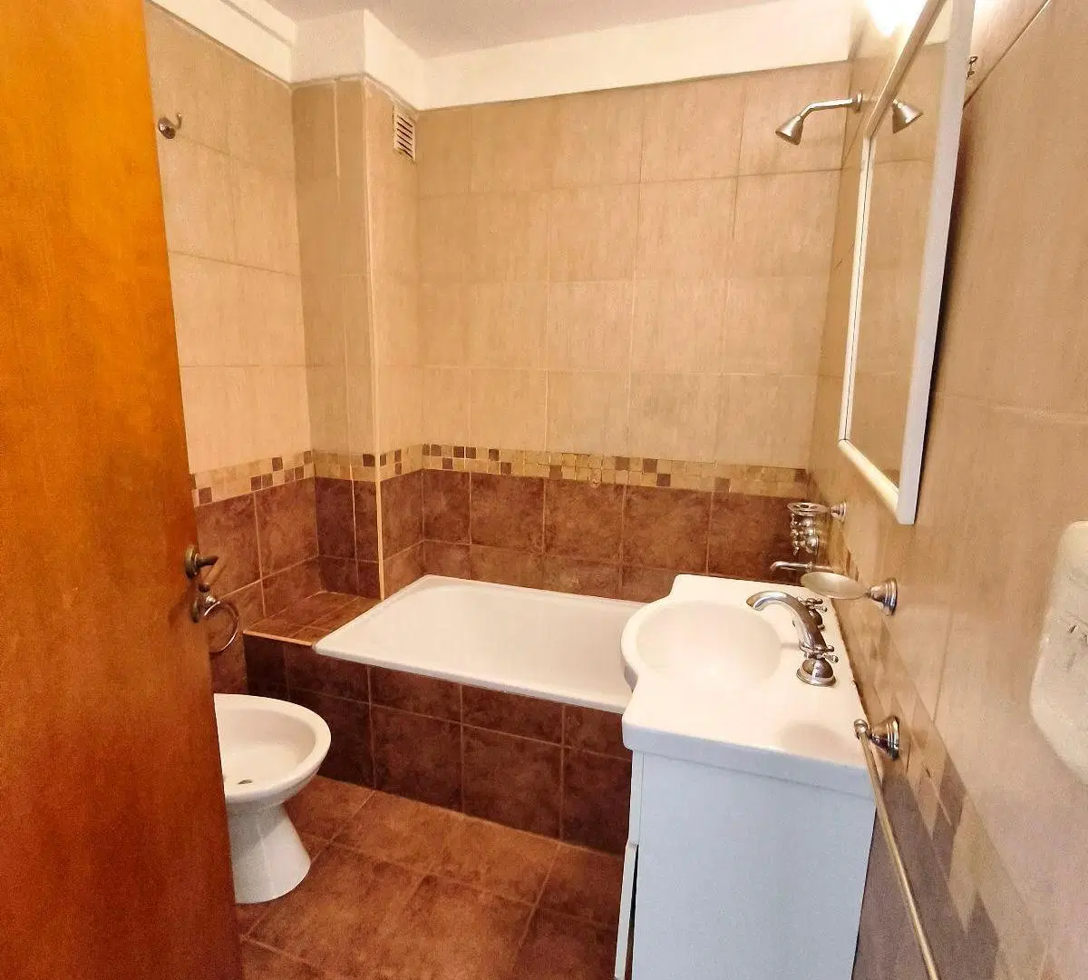 Dpto 2 ambientes alquiler con balcón y cocina separada Centro San Martin 5