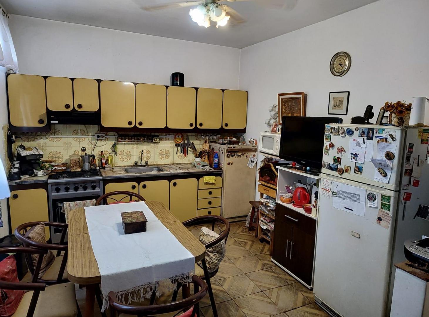 Foto de Venta Loma hermosa ph 4 amb 3 dormitorios al frente c/ cochera patio, imagen 2