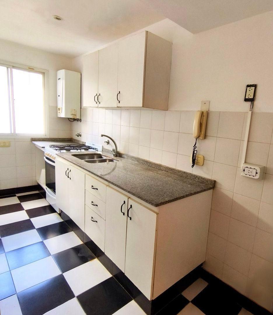 Foto de Dpto en alquiler centro de san martin 2 ambientes con balcón y cocina, imagen 1