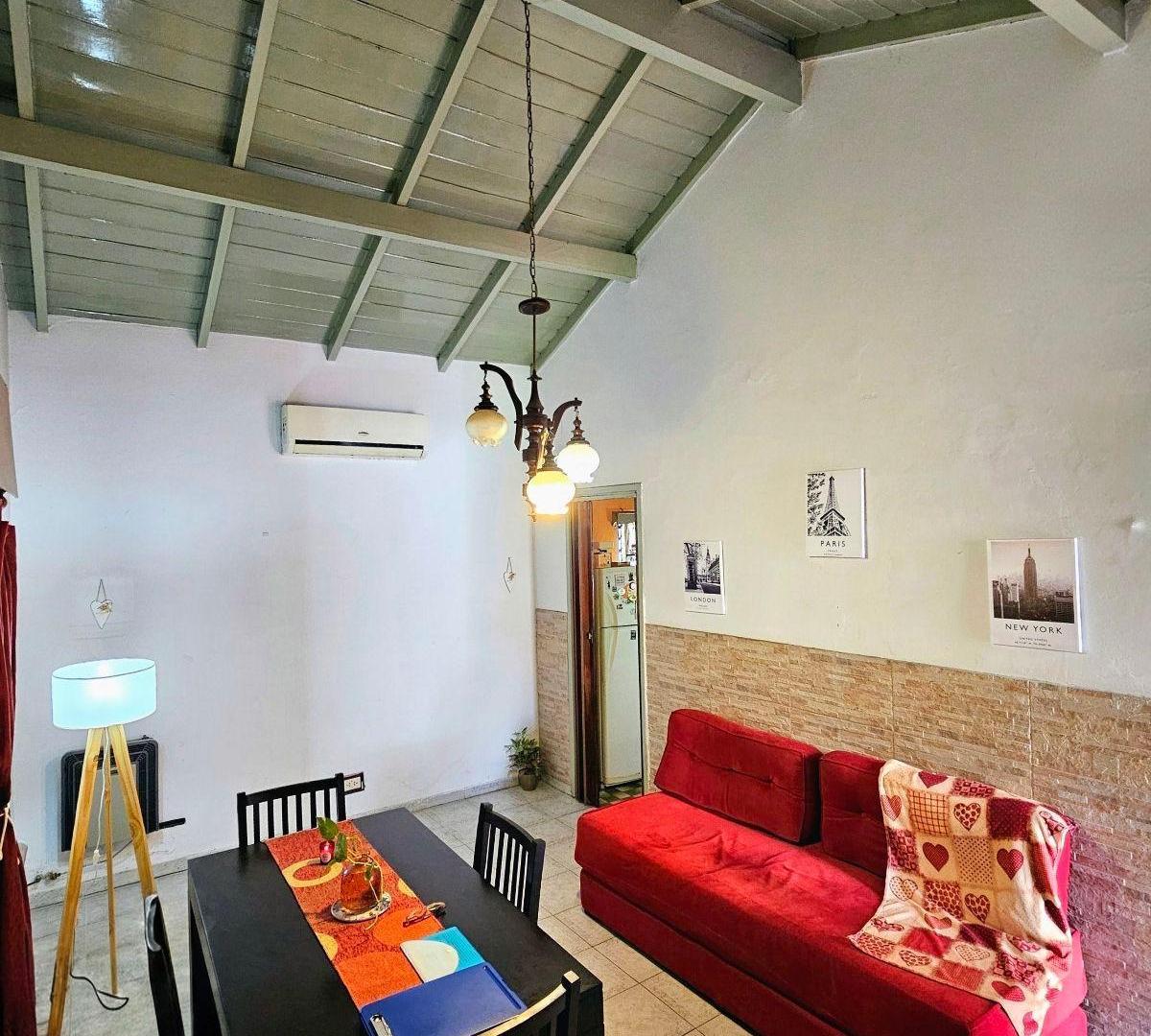 Foto de Casa de lote propio en Venta esquina con doble jardín ,apto crédito, imagen 1