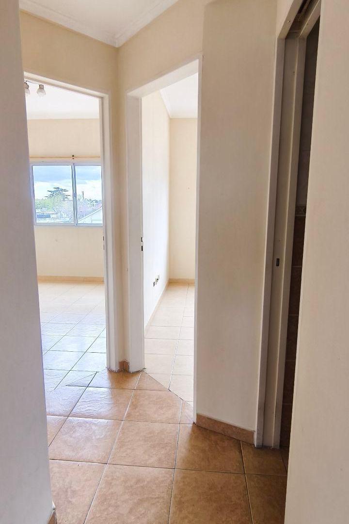 Foto de DEPARTAMENTO 3 AMB SEMIPISO CON BALCÓN A 2 CUADRAS DE ESTACIÓN MALAVER, imagen 3