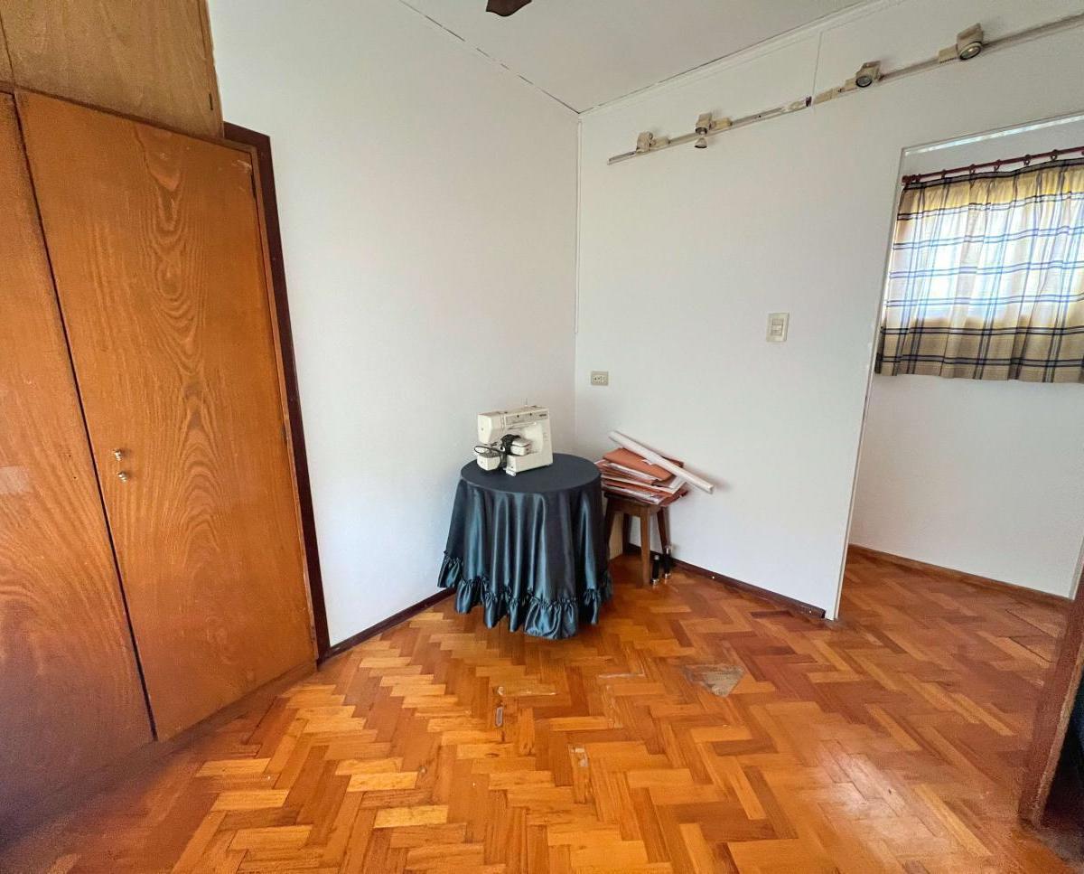Departamento de 4 Ambientes con Patio y Balcon 5