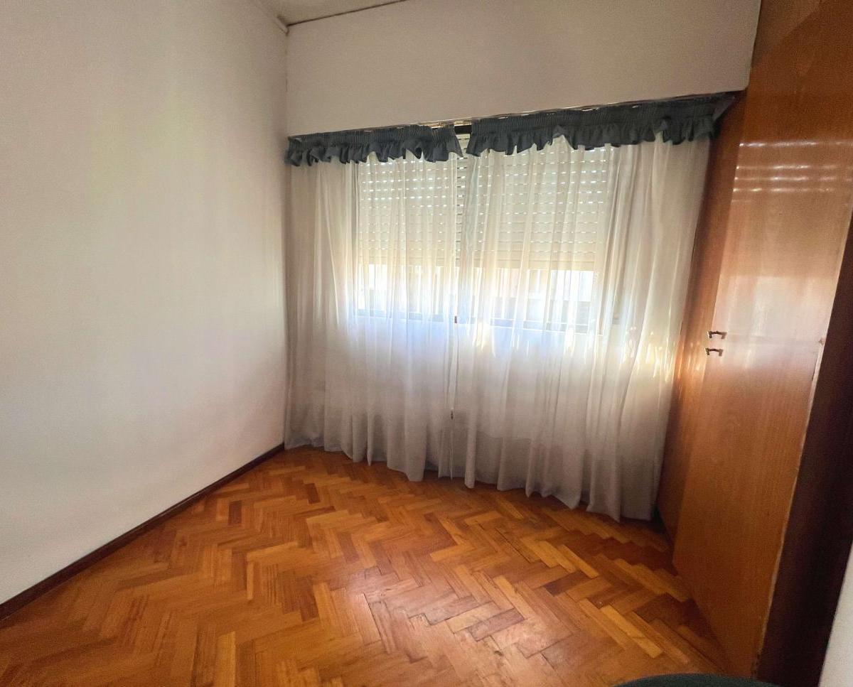 Departamento de 4 Ambientes con Patio y Balcon 4
