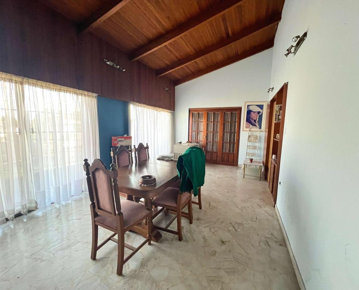 Departamento de 4 Ambientes con Patio y Balcon 2