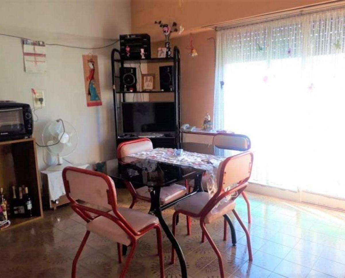 Departamento de 2 ambientes con balcon