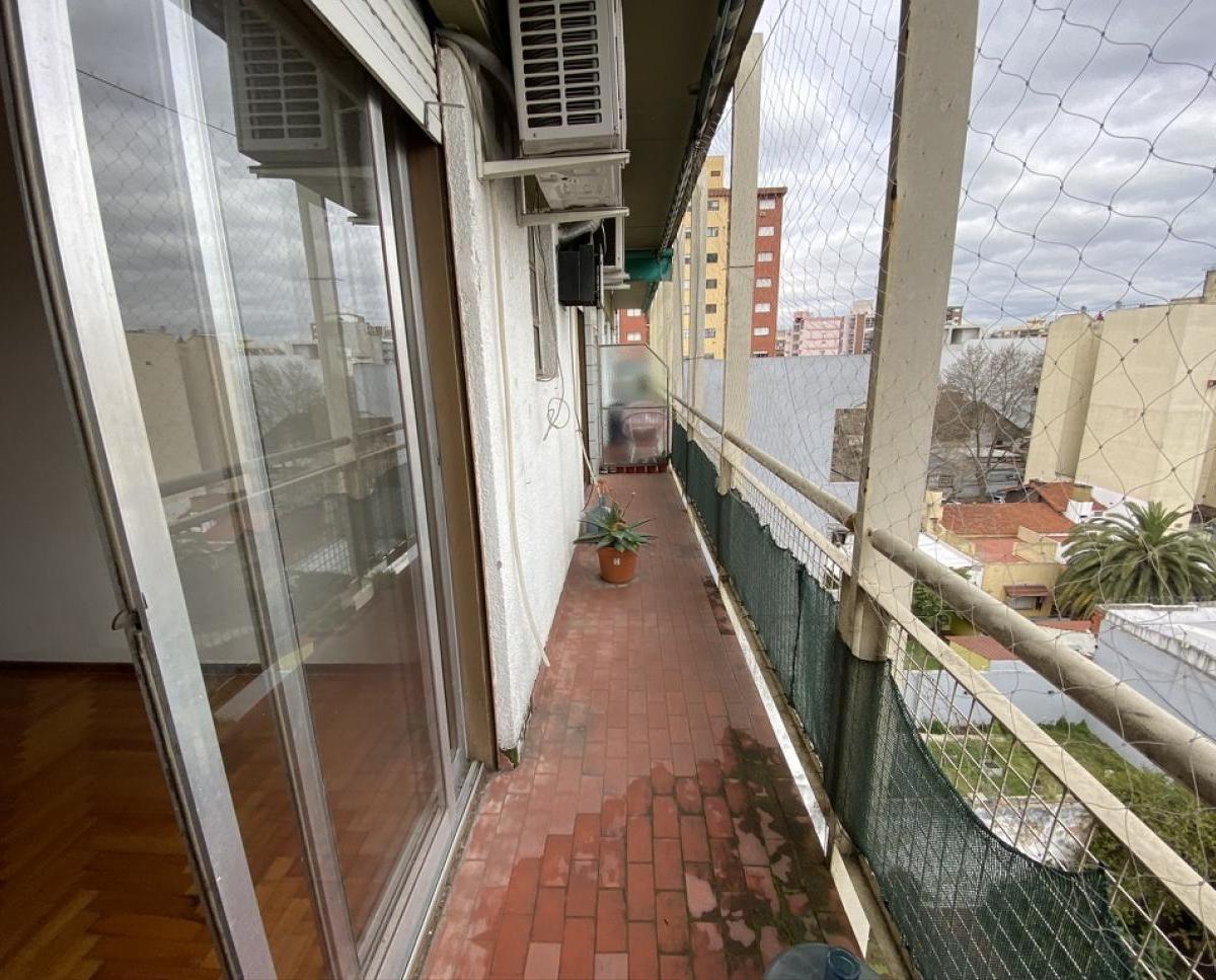 Departamento de 2 Ambientes con Balcon 3