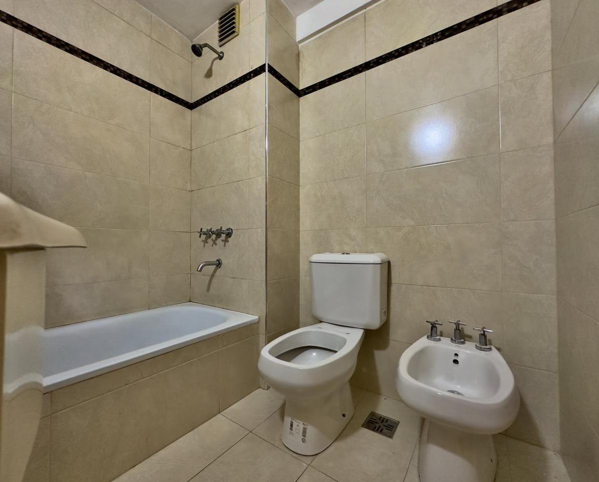 Departamento de 2 Ambientes con Balcon Corrido 5