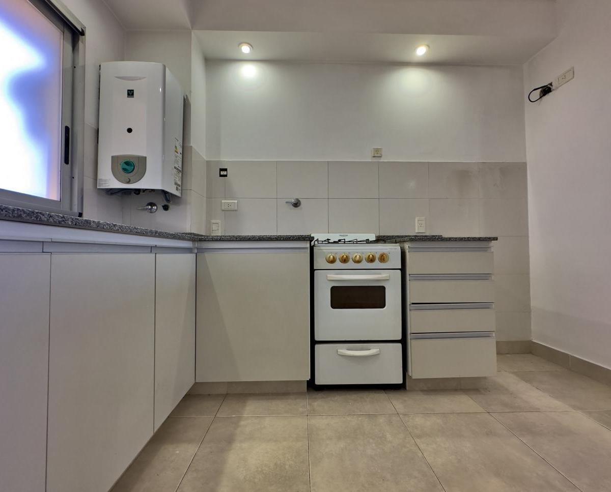 Departamento de 2 Ambientes con Balcon Corrido 1