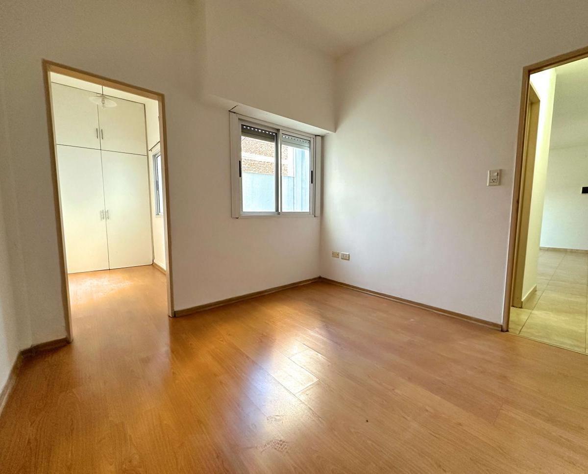 Foto de Departamento de 2 ambientes con vestidor y balcon, imagen 3