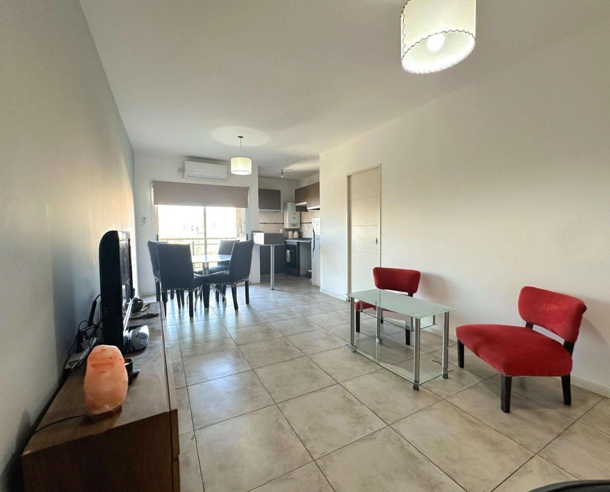 Departamento de 2 Ambientes con Balcon y Cochera 1