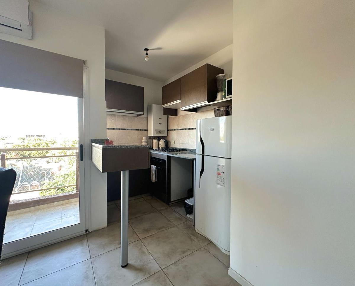 Departamento de 2 Ambientes con Balcon y Cochera 2