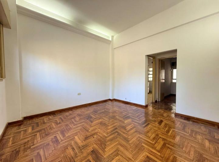 Departamento de 2 ambientes con patio 3