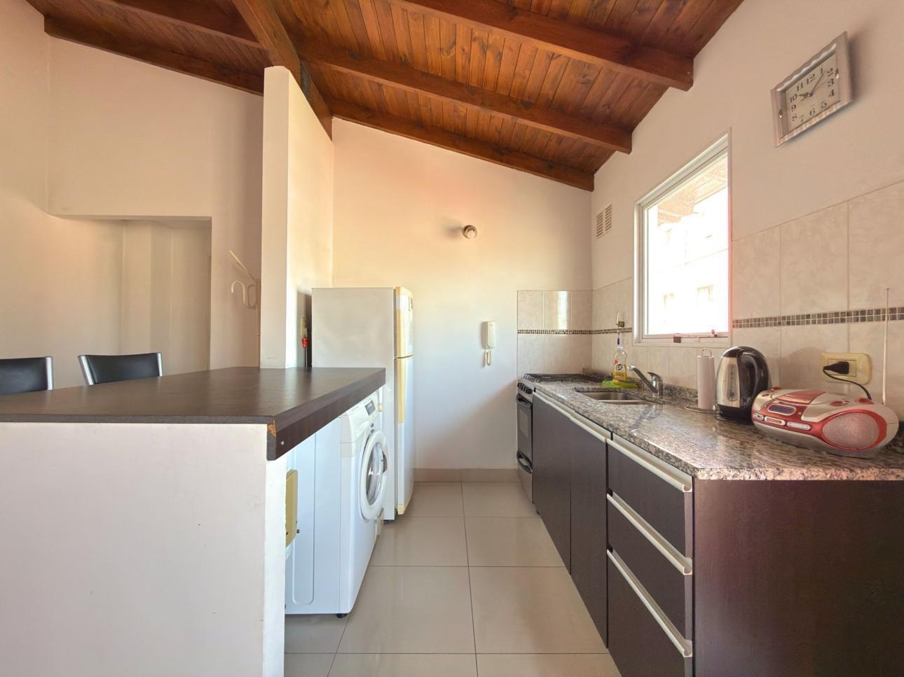 Foto de Departamento de 2 ambientes con balcon y cochera, imagen 3