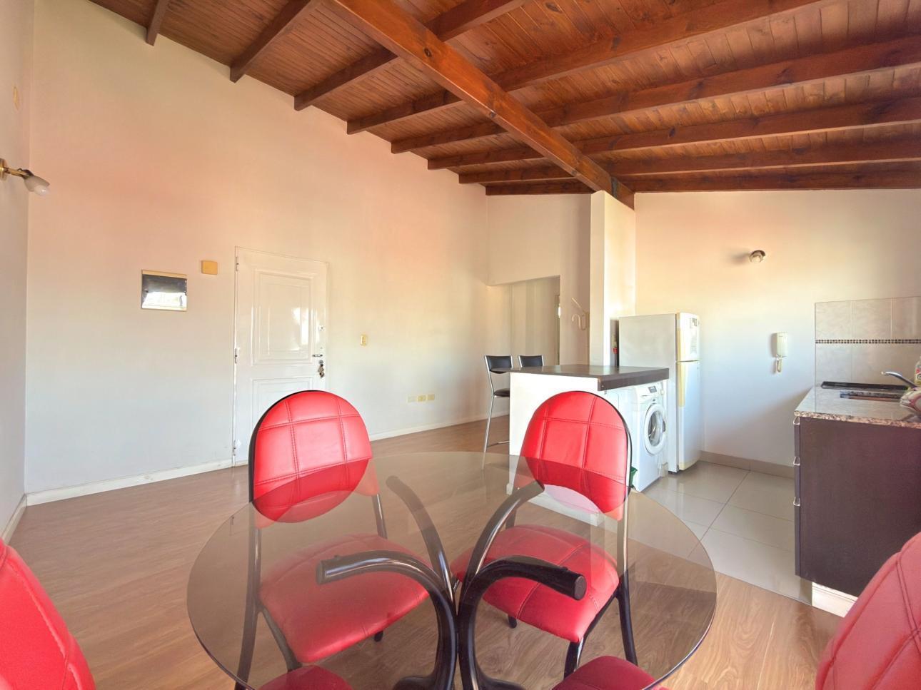 Foto de Departamento de 2 ambientes con balcon y cochera, imagen 2