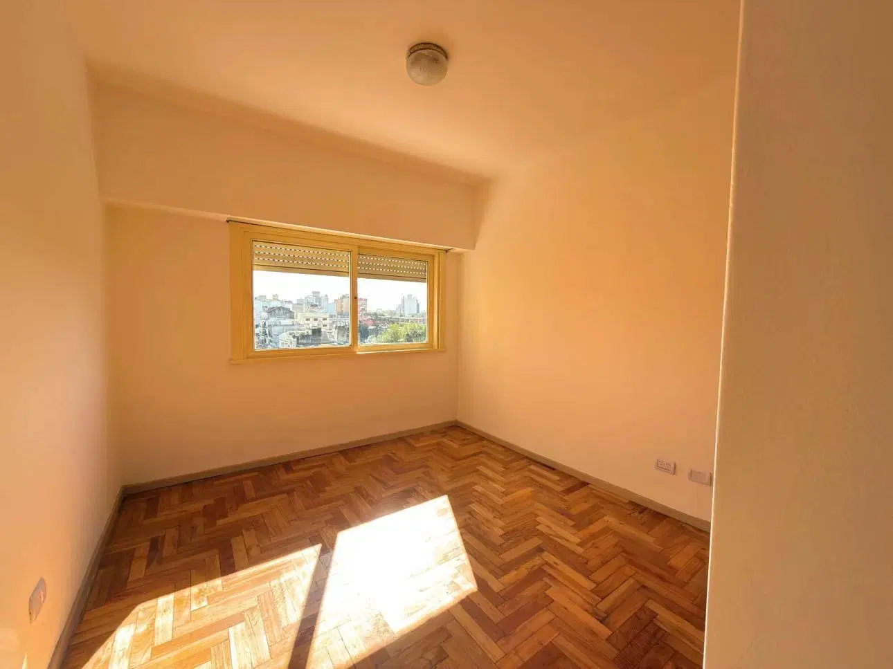 Departamento de 4 ambientes con balcon 4