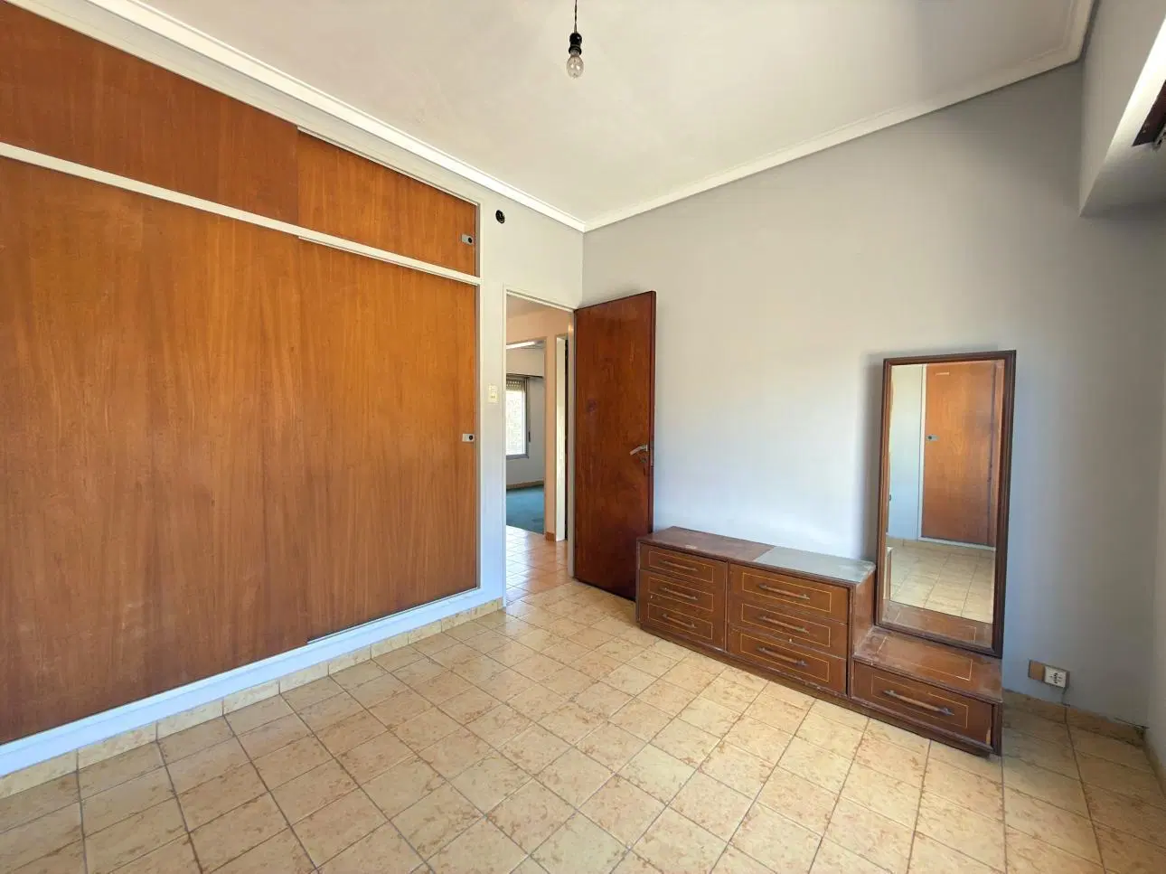Chalet de 4 ambientes + Departamento de 3 ambientes 2