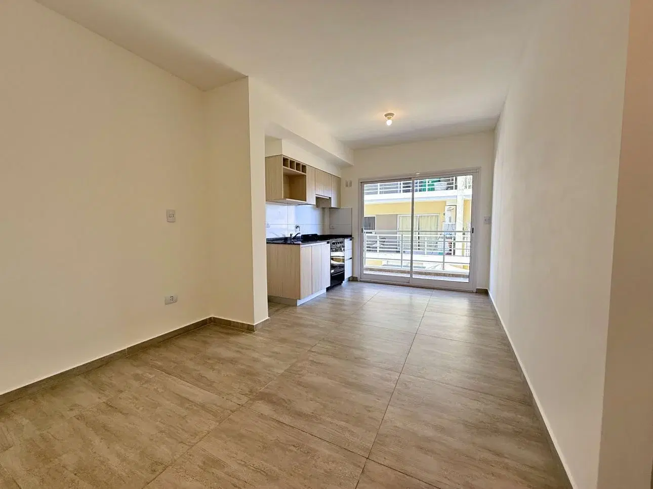 Departamento de 2 ambientes con balcon y lavadero 3