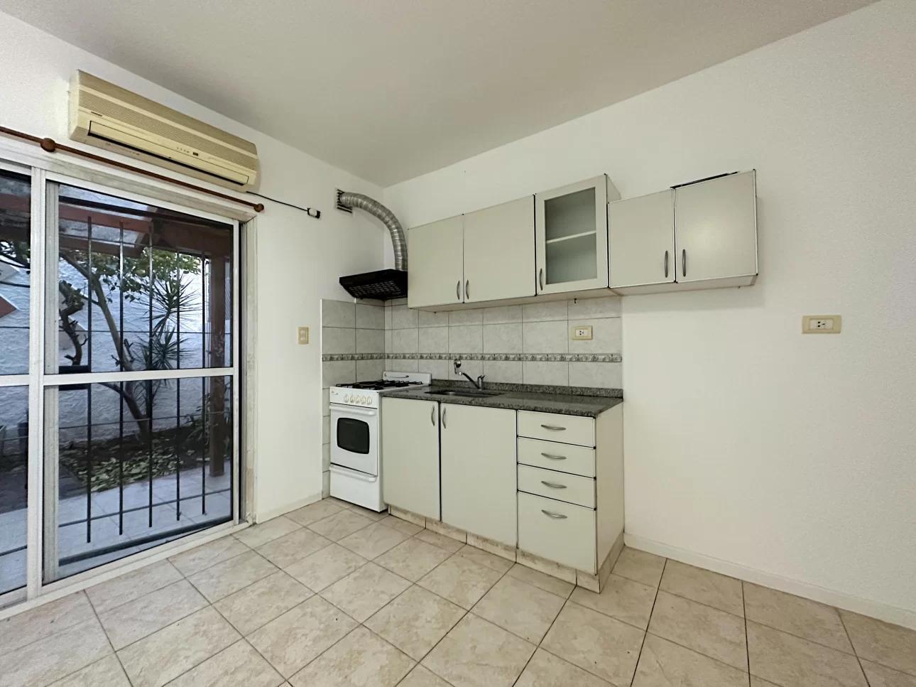 Foto de Departamento de 2 ambientes con jardin y cochera, imagen 4