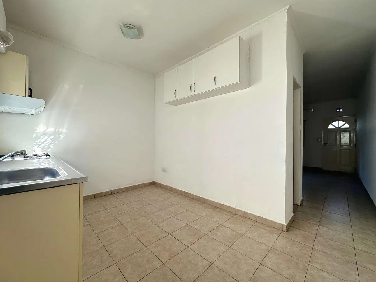 Triplex de 4 ambientes con patio 2