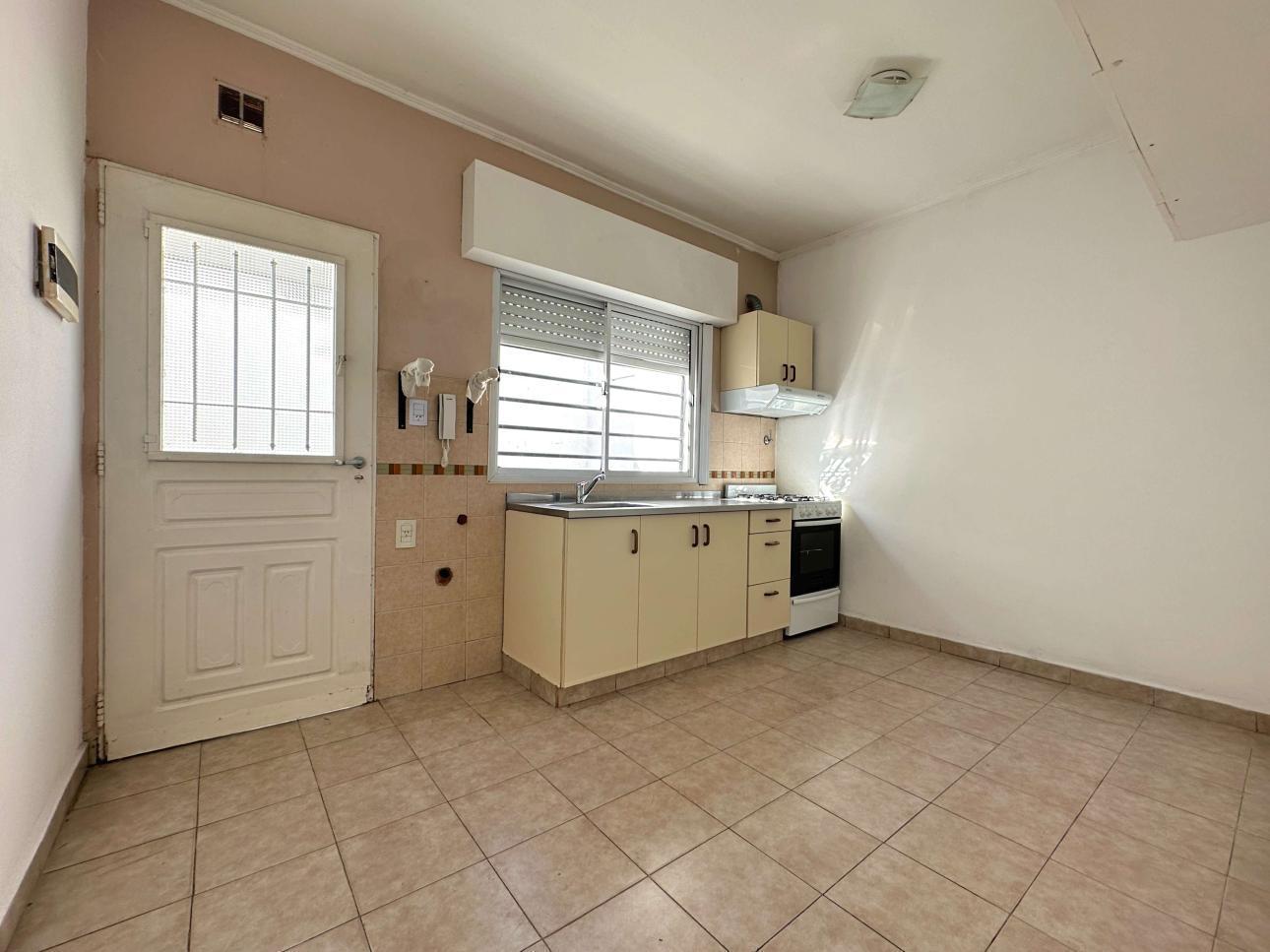 Foto de Triplex de 4 ambientes con patio, imagen 1