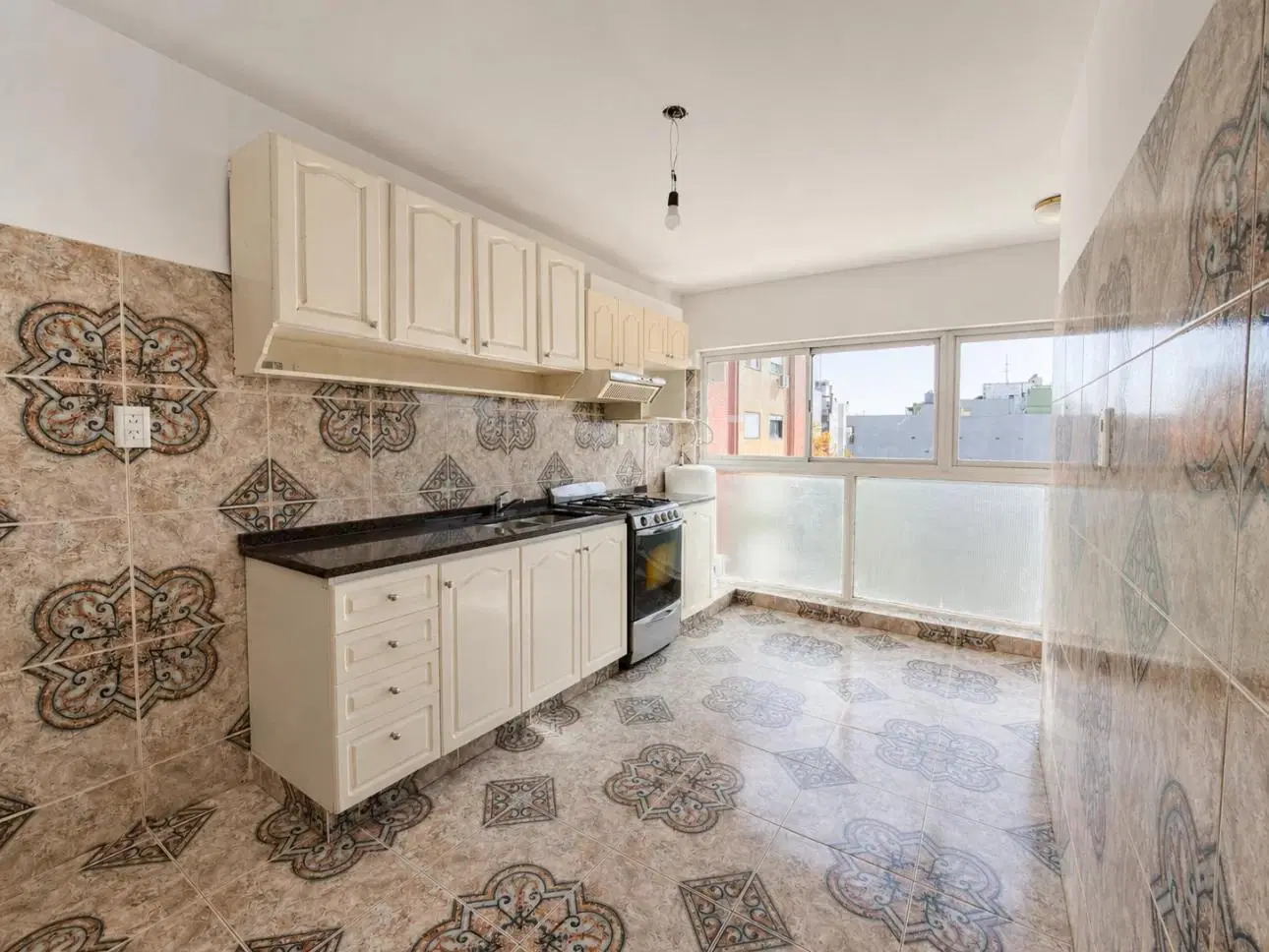 Departamento de 4 ambientes con balcon 2