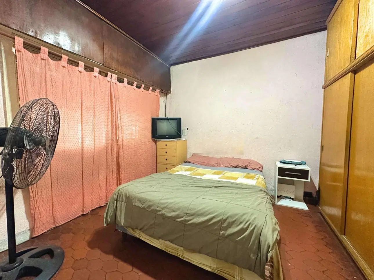 Casa de 4 ambientes con patio y cochera 5