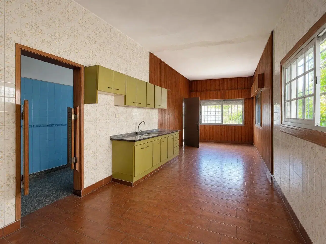 Casa de 3 ambientes con parque y garage 2