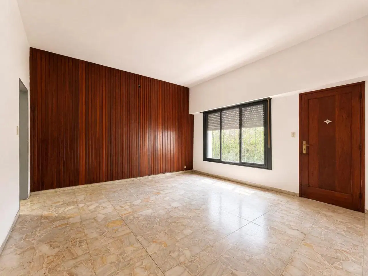 Casa de 3 ambientes con parque y garage 5