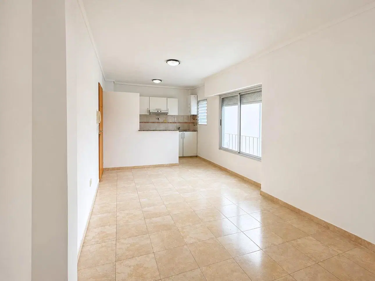 Departamento de 2 ambientes con patio 3