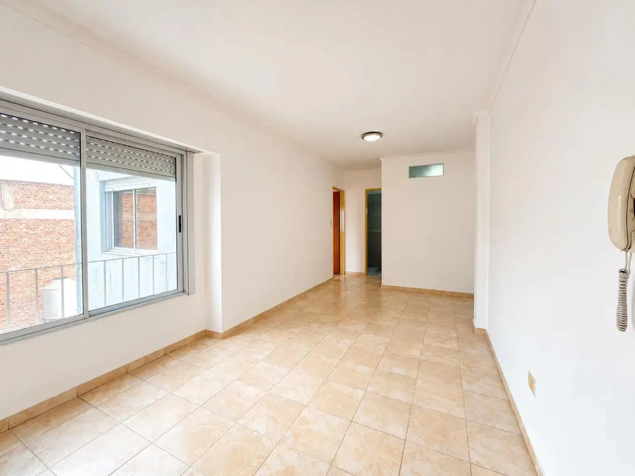 Departamento de 2 ambientes con patio 2