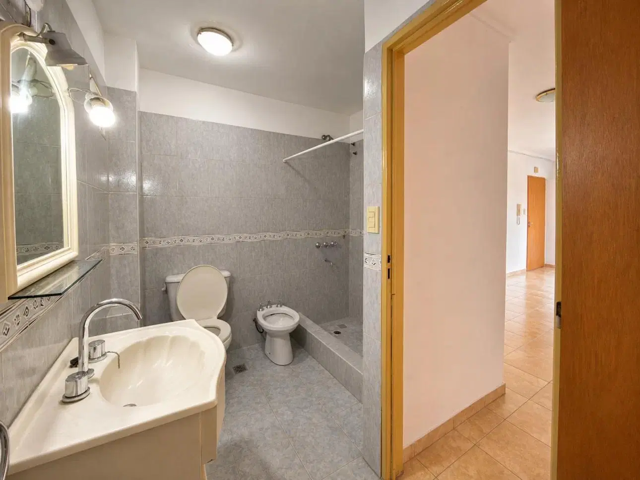 Departamento de 2 ambientes con patio 8