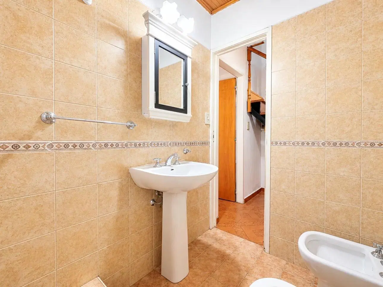 Triplex de 4 ambientes con patio 2