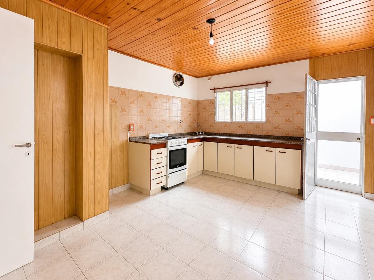 Foto de Chalet de 3 ambientes con patio y cochera, imagen 4