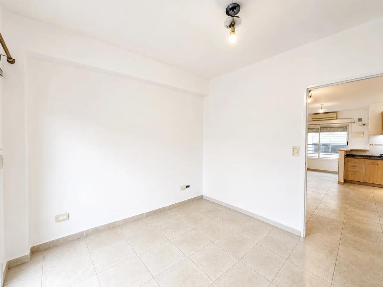 Foto de Departamento de 2 ambientes con balcon y cochera, imagen 5