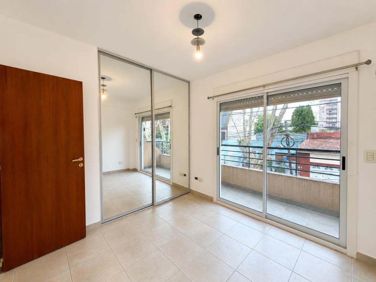 Foto de Departamento de 2 ambientes con balcon y cochera, imagen 3