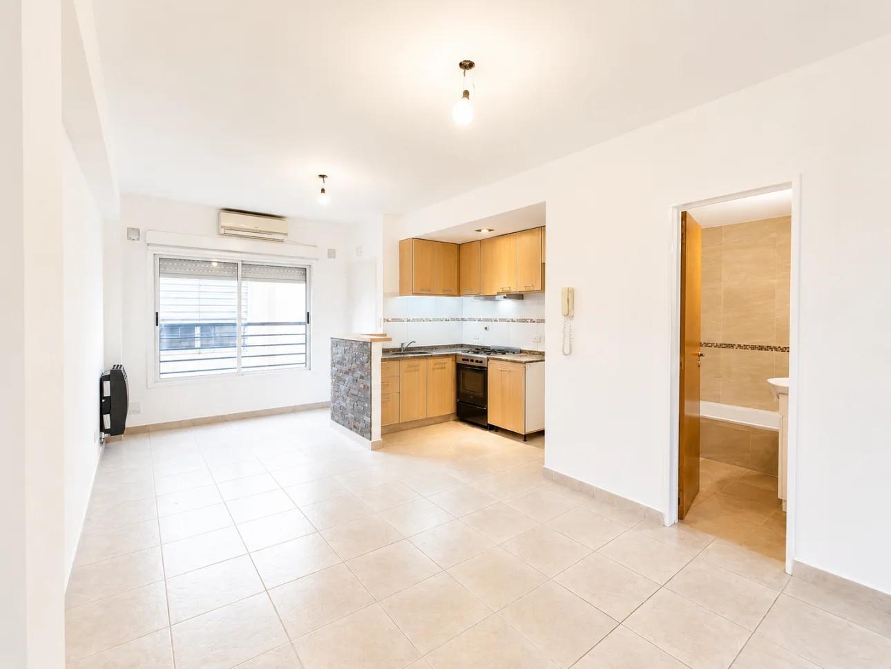 Foto de Departamento de 2 ambientes con balcon y cochera, imagen 5