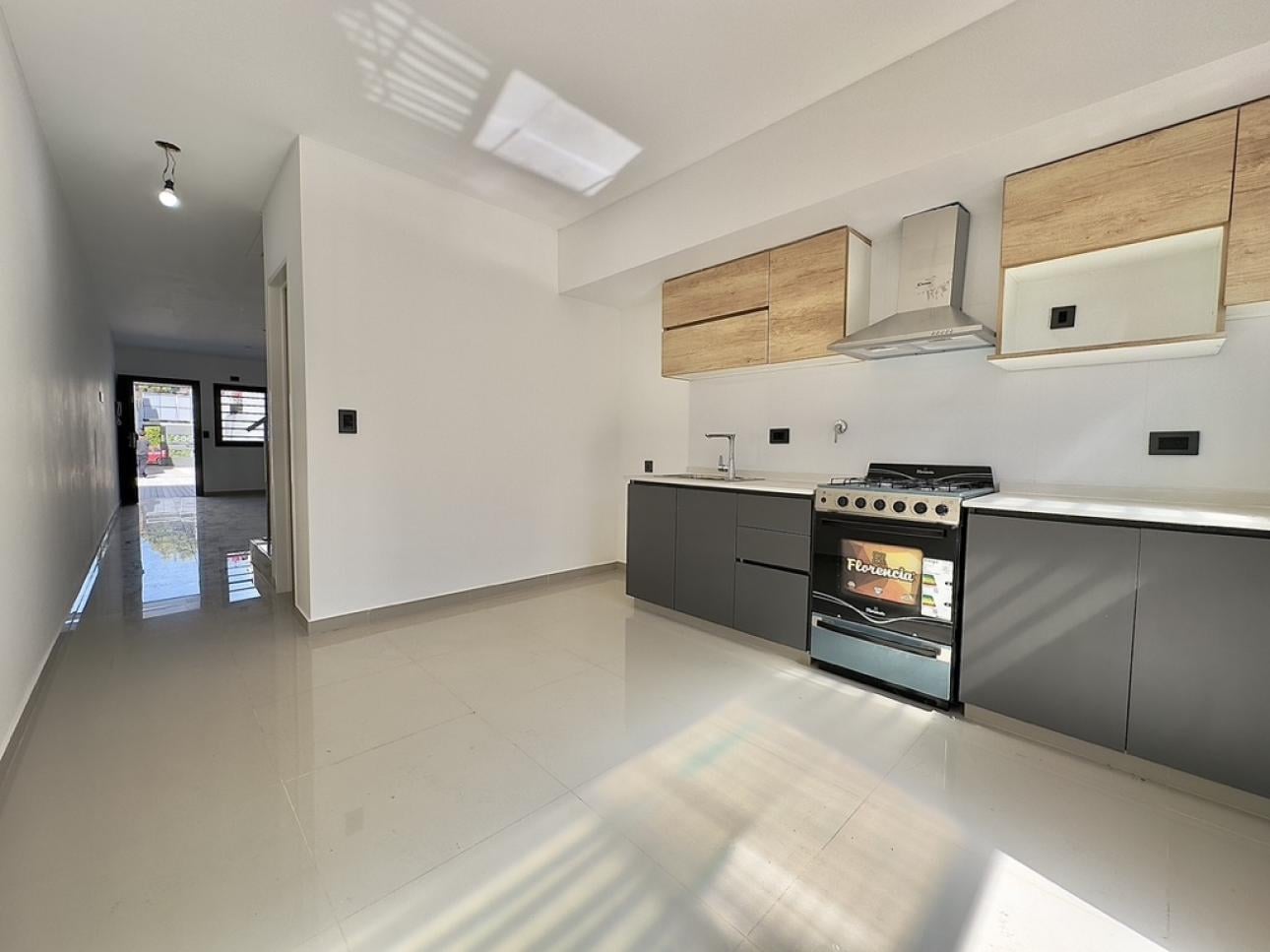 Foto de Duplex de 3 ambientes con jardin y cochera, imagen 3