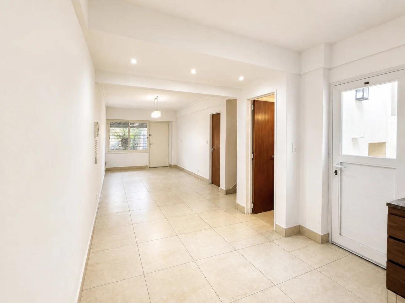 Foto de Triplex de 5 ambientes con patio, terraza y garage, imagen 5