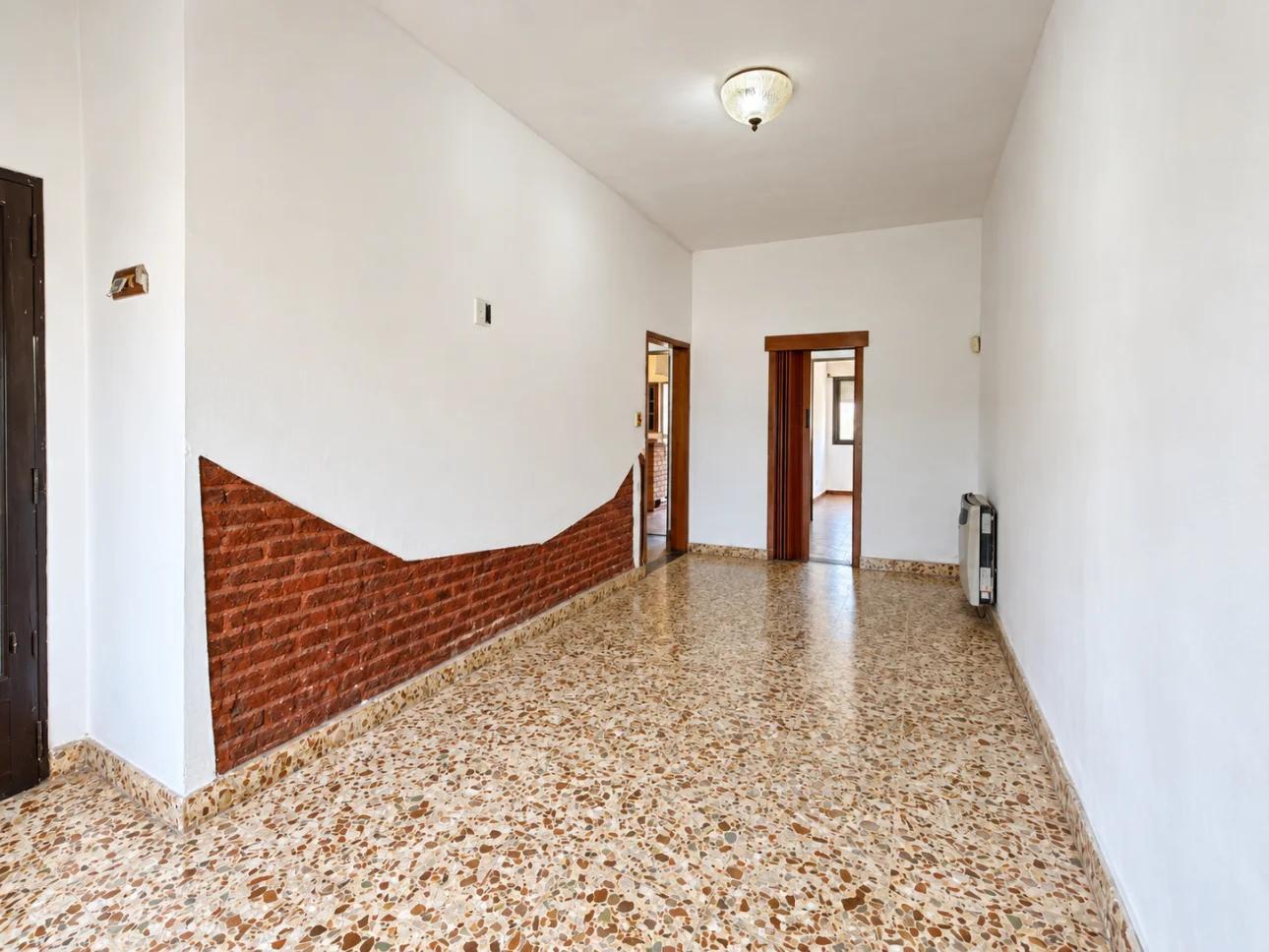 Foto de Casa de 3 ambientes con parque y 2 cocheras, imagen 4