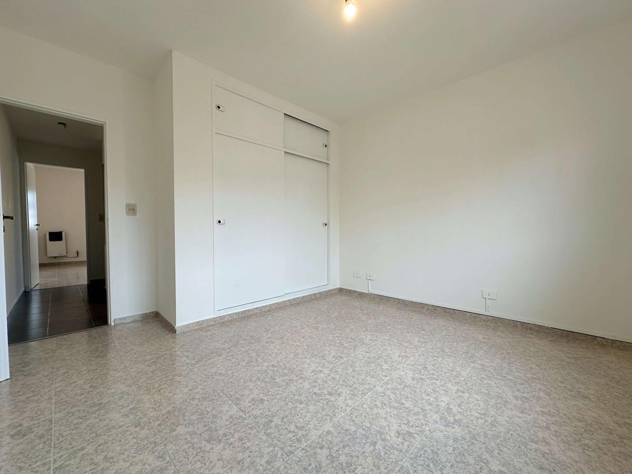 Foto de Duplex de 3 ambientes con jardin y cochera, imagen 2