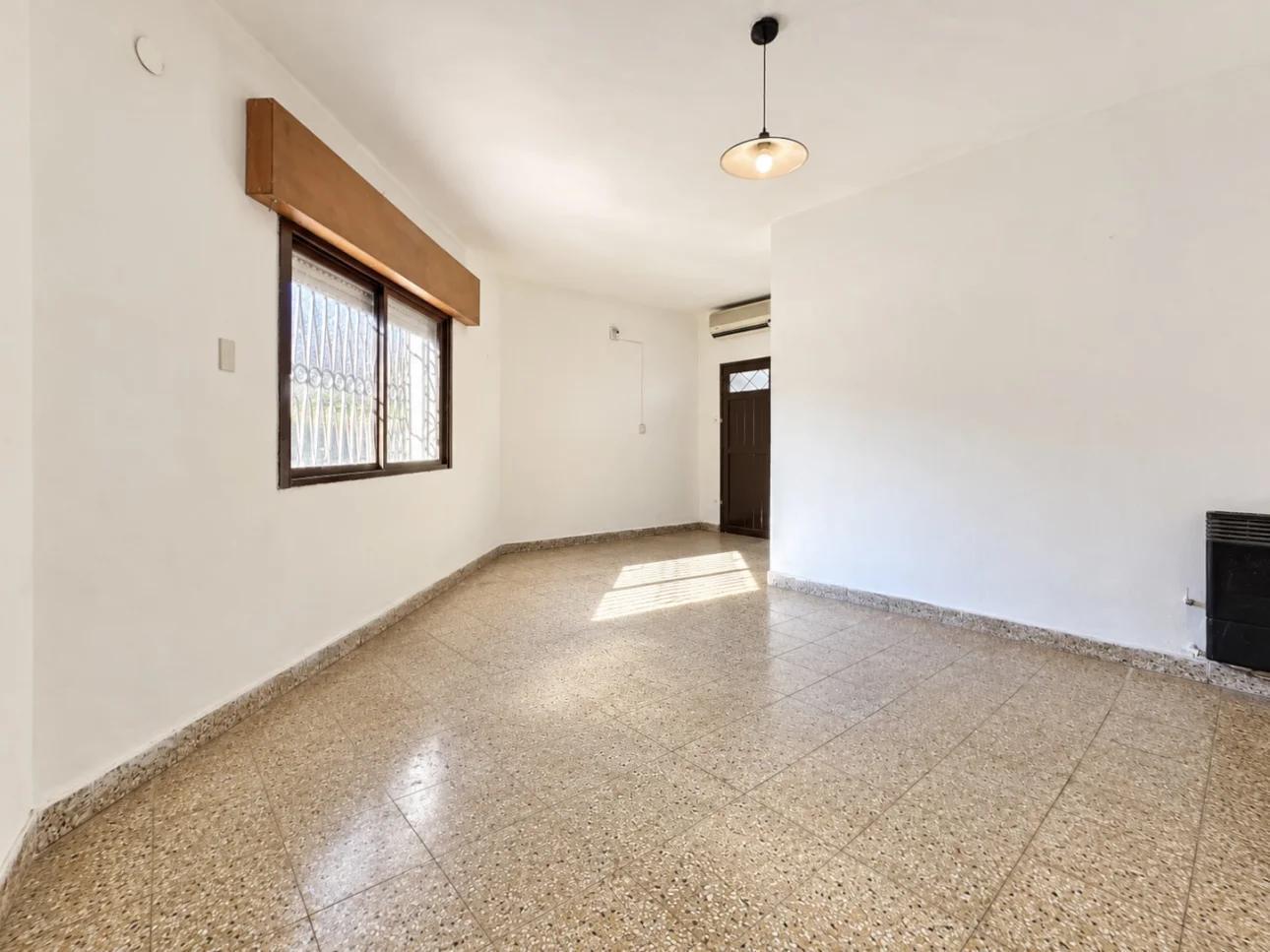Foto de PH de 2 ambientes con patio y cochera, imagen 2