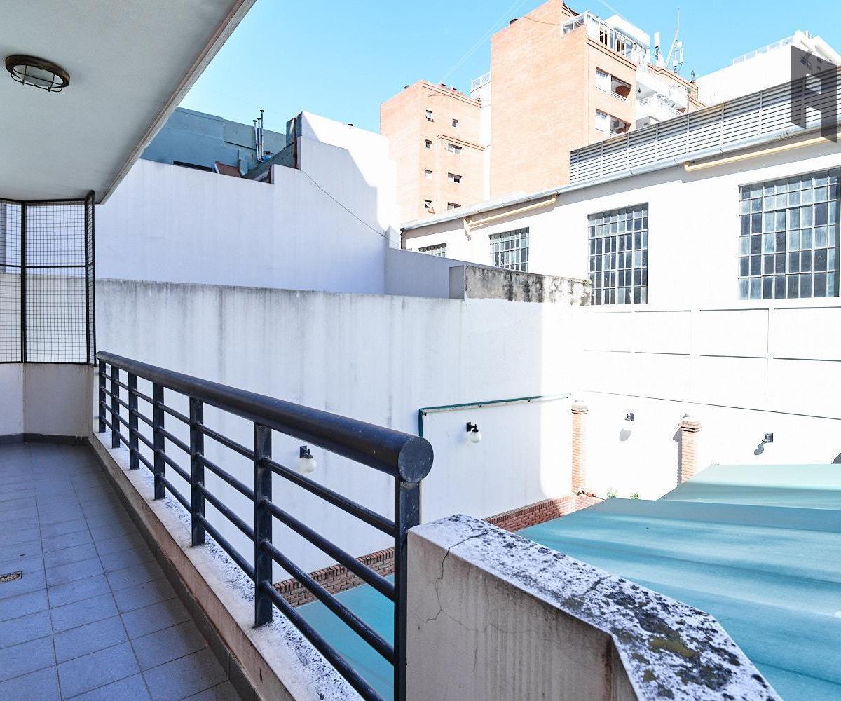 Venta Espectacular Piso, 5 Ambientes, 2 Cocheras, Baulera, Doble Balcón y Patio en Caballito 5