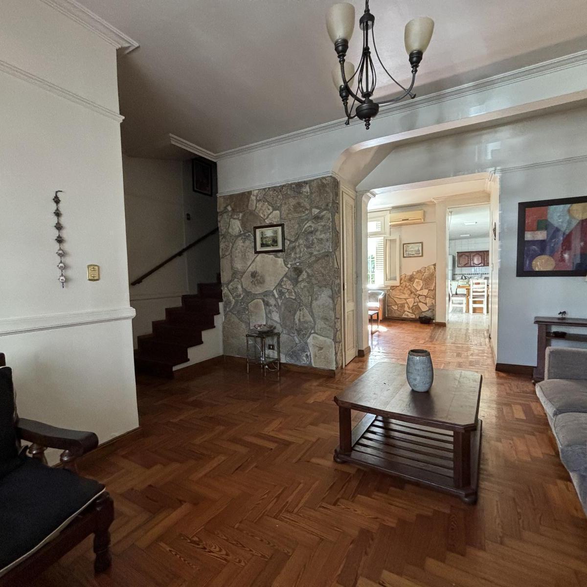Venta Casa 5 Ambientes con Cochera, Patio y Terraza en Parque Chacabuco - Apta Credito 1