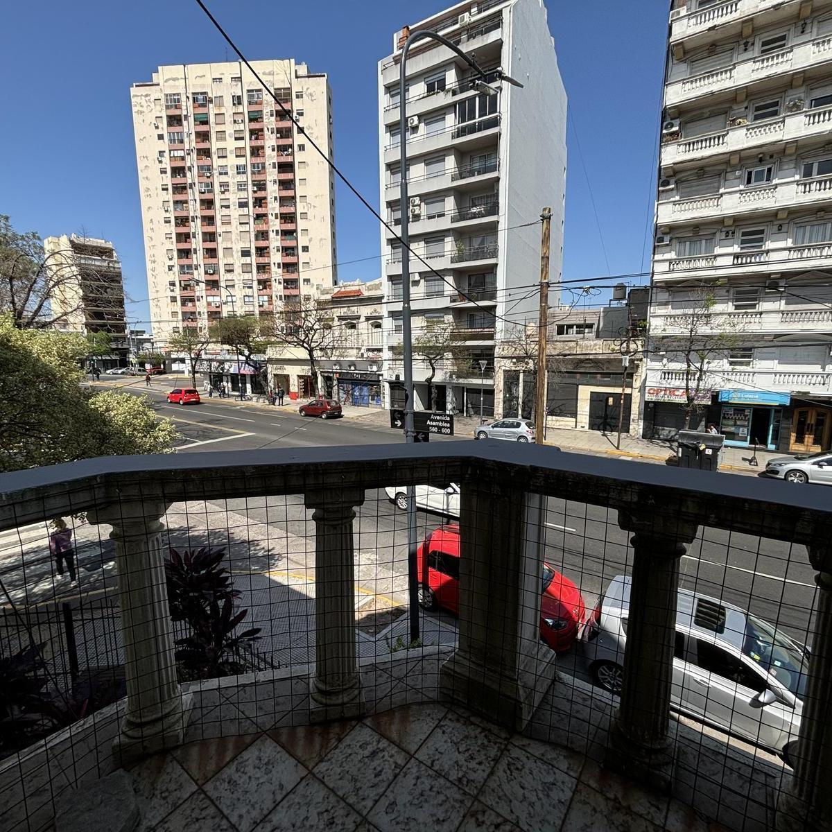 Venta Casa 5 Ambientes con Cochera, Patio y Terraza en Parque Chacabuco - Apta Credito 3